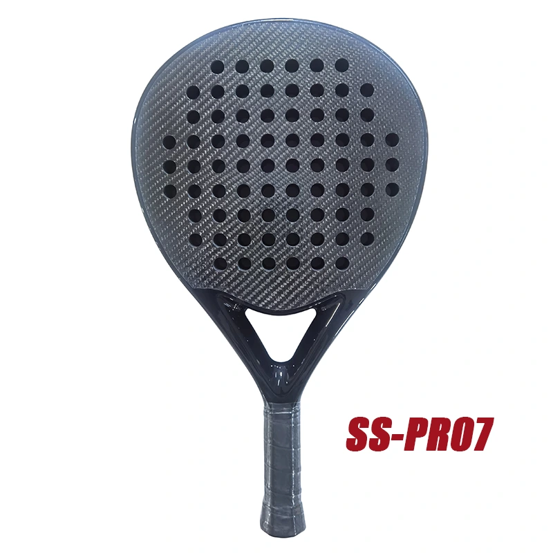 Aký je rozdiel medzi uhlíkovými vláknami a grafitovými badmintonovými raketami?